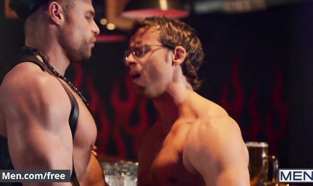 Mencom - Dirk Caber, Kurtis Wolfe, Nate Grimes & Jaxx Thanatos Fucking Each Other In The Bar