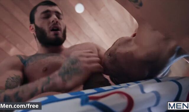 Mencom - Bubble butt gets stretched Beaux Banks William Seed