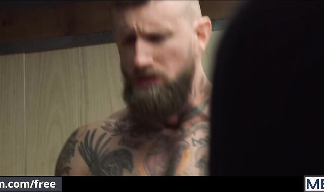 Mencom - Office hunk Puts The ASS In Assistant with big cock