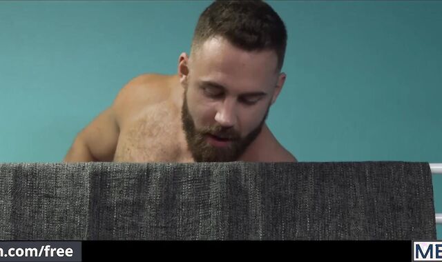 Mencom - Three studs ass fuck in hostel thressome