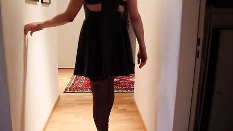 Dressed in Leather skirt and red high heels, play till cum