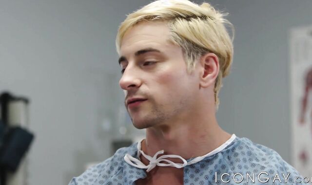 Nick Fitt sucks Taylor Reign off and hammers his ass bare