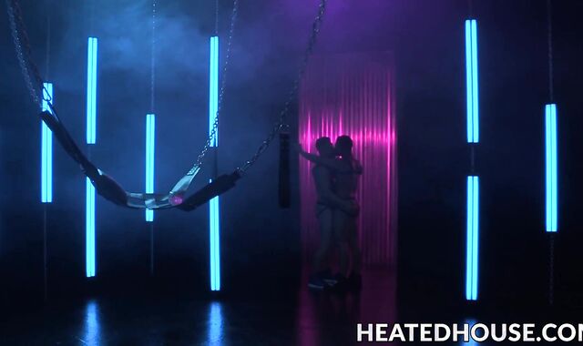 Oily hunk Johnny V fucks muscular homo on sex swing
