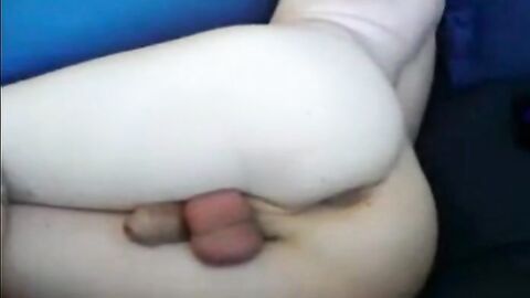Pale Bubble Ass Playing with a Big Dildo