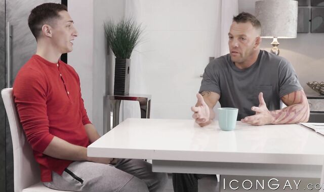 Horny Tristan Hunter cums while ravaged by Tristan Brazer