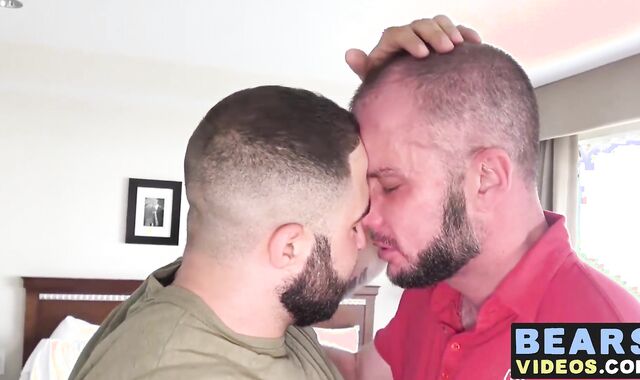 Muscular homo Atlas Grant fucking some tight ass