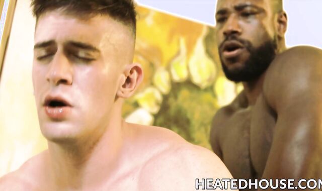 Reign and Trevor Brooks loves the pleasure from bareback sex