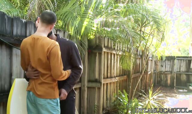 Latino stud Javier Cruz ass bangs with lover Lance Cole