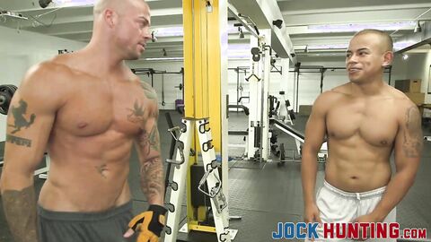 Gorgeous hunk slamming the gym newbie with his huge cock
