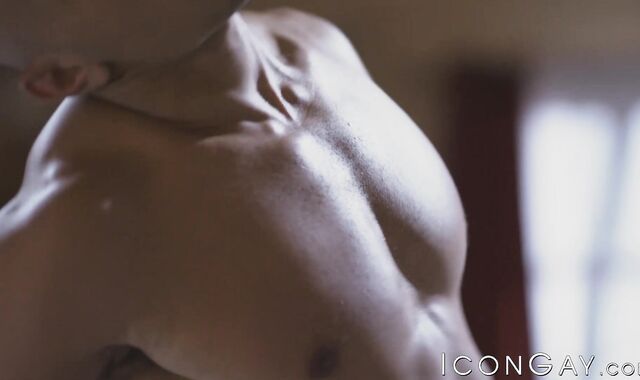 Black jock Zario Travezz cums from Lance Chargers big dick