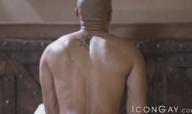 Black jock Zario Travezz cums from Lance Chargers big dick