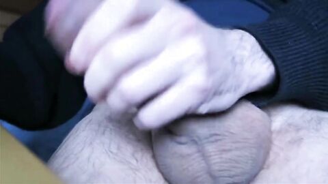 Hand job in close-up!