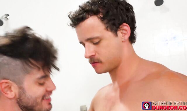 Gay Nate Grimes kissed and fist fucked in the shower