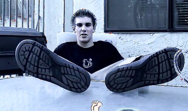 Butt buddies have dirty feet worshiping session in kitchen