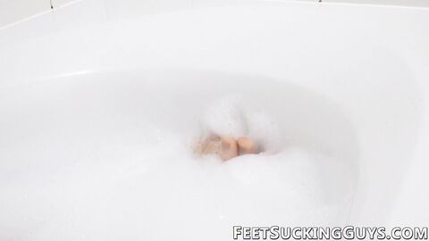 Perverted feet lovers have foreplay in tub and ass fuck
