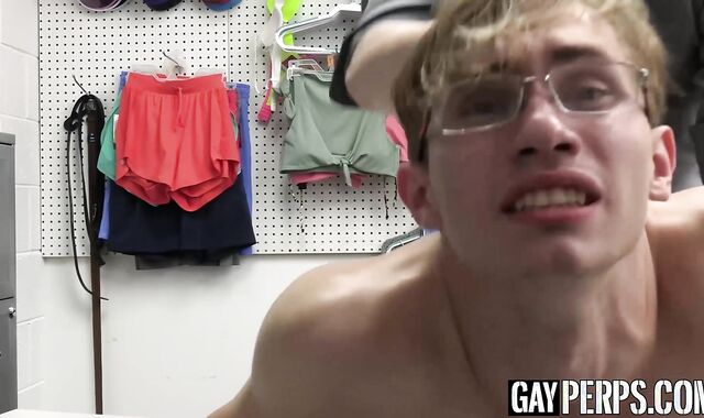 Homo perp Darron Bluu dominated by young officer Cole Church