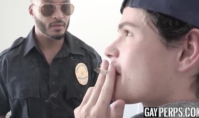 Kinky gay Dylan Hayes barebacked by BBC officer Dillion Diaz