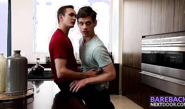 Hot hunks Michael Del Ray and Jackson Traynor fucking hard