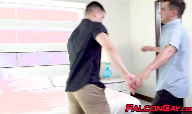 Hansome man barebaking hunk after sucking big fat dick