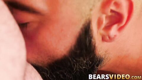 Bearded homosexual Justin West and Carlos Verga bareback