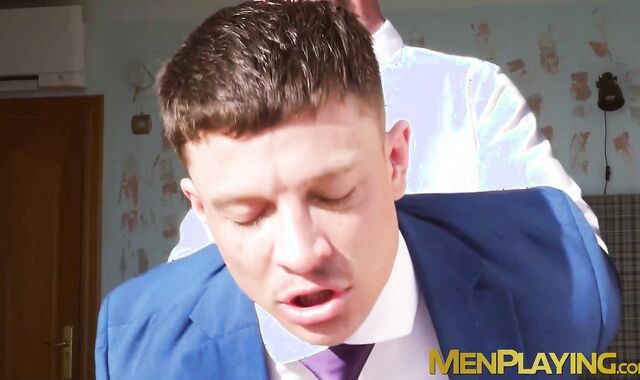 Beefy jock Ruslan Angelo rimmed and fucked by Leo Rosso