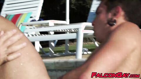 Gay jocks sucked each other for an outdoor fucking in pool