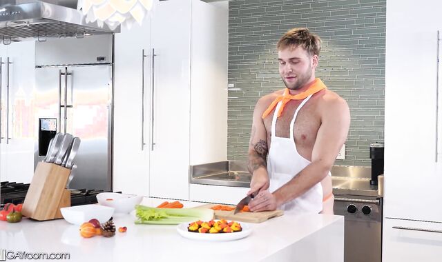 GayRoom - Tony Genius together with Trent Marx in the kitchen