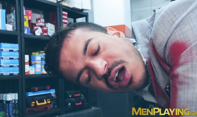 Handsome hunk Jonathan Miranda deepthroats rock hard cock