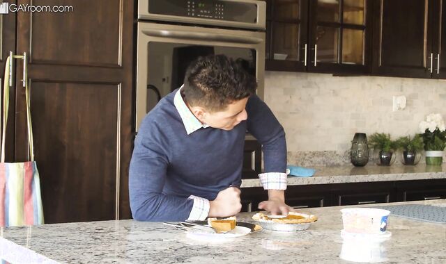 GayRoom - Turkish Mateo Rose digs superb plumbing