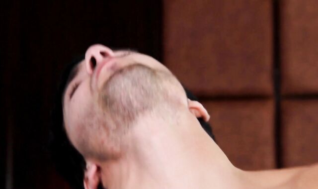 GayRoom: Tyler Morgan striptease