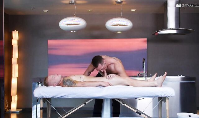 GayRoom: Fragile Jackson Cooper