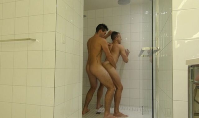 GayRoom - Ryan Pitt with Nate Grimes in bathroom