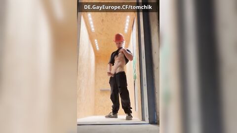 German builder couldn't stand it and jerked off at the construction site