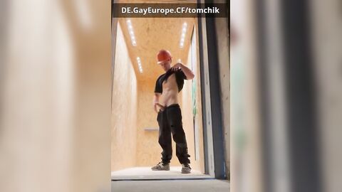 German builder couldn't stand it and jerked off at the construction site