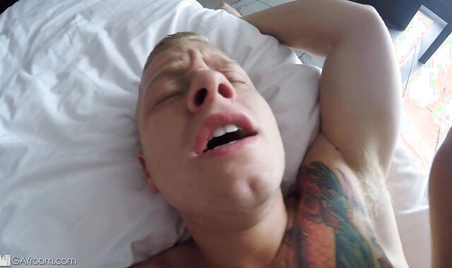 GayRoom - Leo Luckett beside Damian Black romped all the way