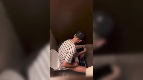 spy for skinny cute teen cumming in the toilet