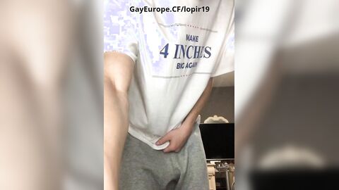 student in the dorm showed his cock