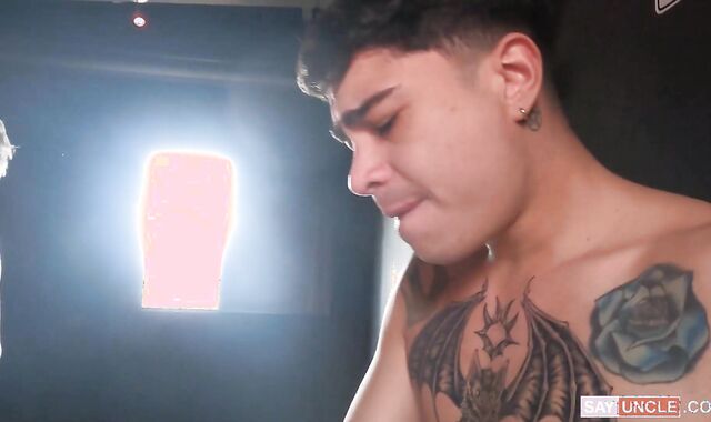 LatinLeche - Enrique Mudu & Cain Gomez in a bar