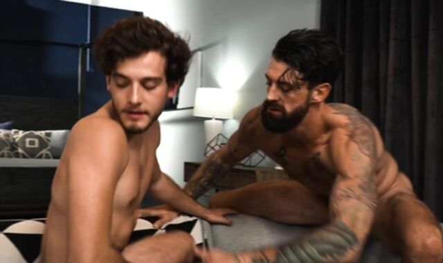 NextDoorBuddies - Alpha Wolfe draining Blake Hornier