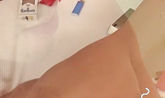 Chain smoker Bobby Hart seduces sexy Blake Stone for a fuck