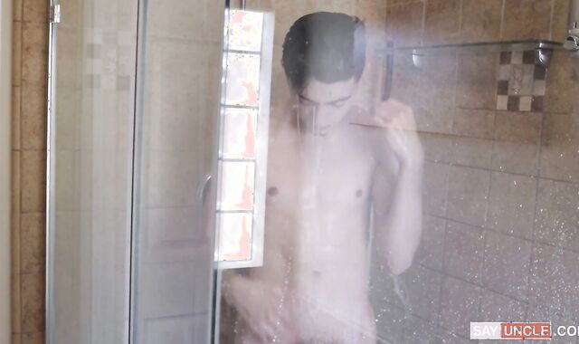 DadCreep: Beefy Madison shagging in douche