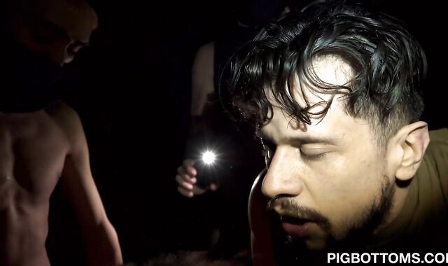 Pig Bottoms - Donovin Rece goes in for pounding