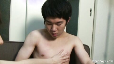 GayAsianNetwork: Solo J Park teasing testicles