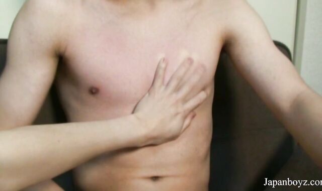 GayAsianNetwork: Solo J Park teasing testicles