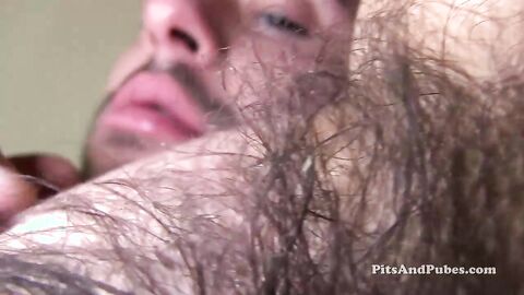 PitsAndPubes - Uncut man-meat Leo Alexander sniffing