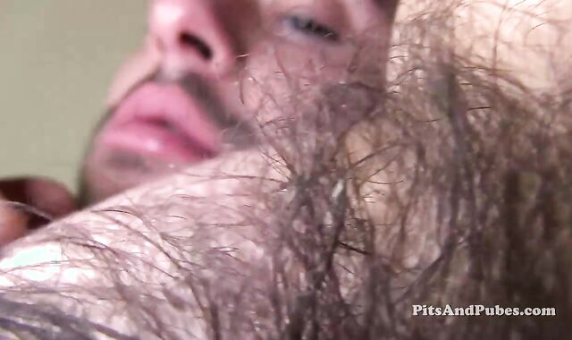 PitsAndPubes - Uncut man-meat Leo Alexander sniffing