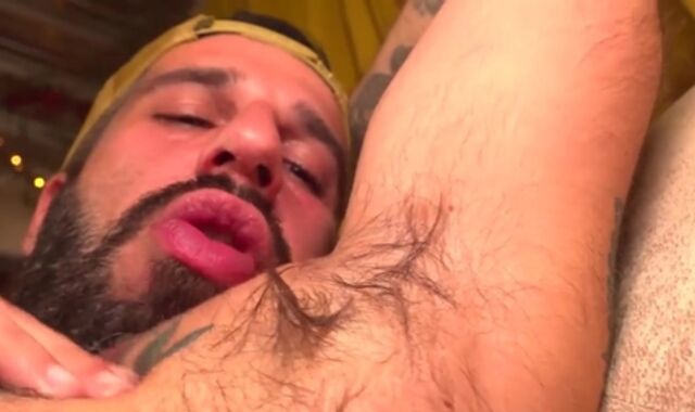 PitsAndPubes: Mature Romeo Davis penetrates with gigantic beef whistle parent