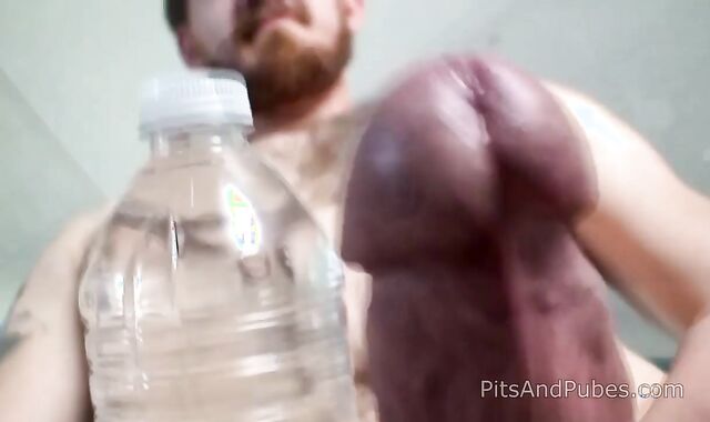 PitsAndPubes: Wooly Justin Faribanks wants grubby plumbing