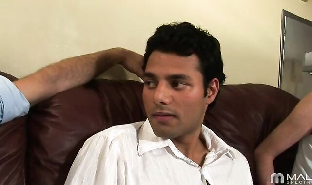Desi Jeremy Has 3some