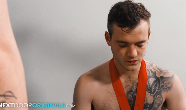 NDS - College Dork trunk Roll pummels Wt Winning Hunk Enemy